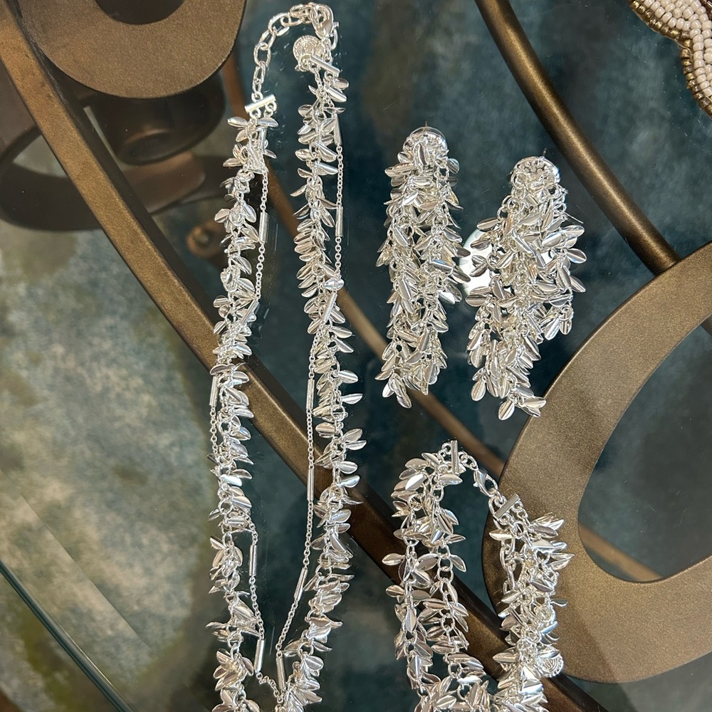 Elegant Silver Leaf Jewelry Set